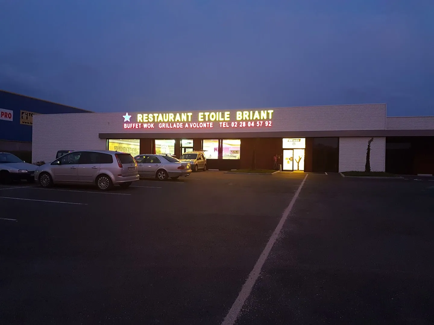 Restaurant ETOILEBRIANT buffet et Wok volonte